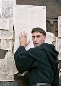 Lutero clavando las 95 tesis en la puerta de la iglesia del castillo de Wittemberg Lutero clavando las 95 tesis en la puerta de la iglesia del castillo de Wittemberg